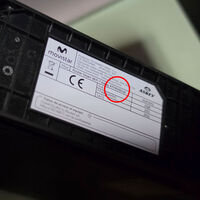 Dos vecinos con Movistar pueden tener routers WiFi 7 distintos. Una pegatina te dice si te tocó el bueno