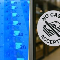 El Banco Central Europeo va a la contraria frente al auge de los pagos móviles: quiere obligar a aceptar el efectivo