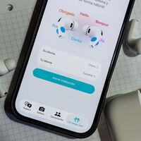 Tu móvil es un excelente traductor simultáneo, pero puede mejorar: el truco está en tus auriculares 