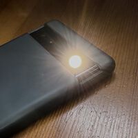 Cuánto consume la linterna del móvil: tiene fama de devorar batería, pero hemos comprobado que es inmerecida