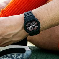 El Casio de toda la vida se convierte en smartwatch con carga solar, notificaciones y seguimiento de actividad 