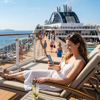 El gasto oculto de los cruceros lo pagas en la factura de tu móvil: estas son las tarifas para hablar y navegar en alta mar