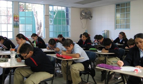 El smartphone, ese gran enemigo del aula de exámenes