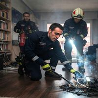 Los bomberos de Madrid coinciden: "es necesario comprobar el estado de nuestros enchufes y electrodomésticos para evitar situaciones peligrosas"