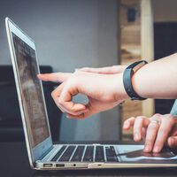 La generación Z ha crecido con internet y se siente cómoda con la tecnología. Eso sí, no les pidas usar Excel 