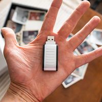 Un pendrive USB es la solución barata a tus problemas de almacenamiento: todos los usos que puedes darle en el móvil y cómo aprovecharlos 