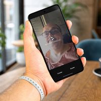 Samsung ha metido IA en la cámara de tu Galaxy para esto: que se deje de salir con los ojos cerrados